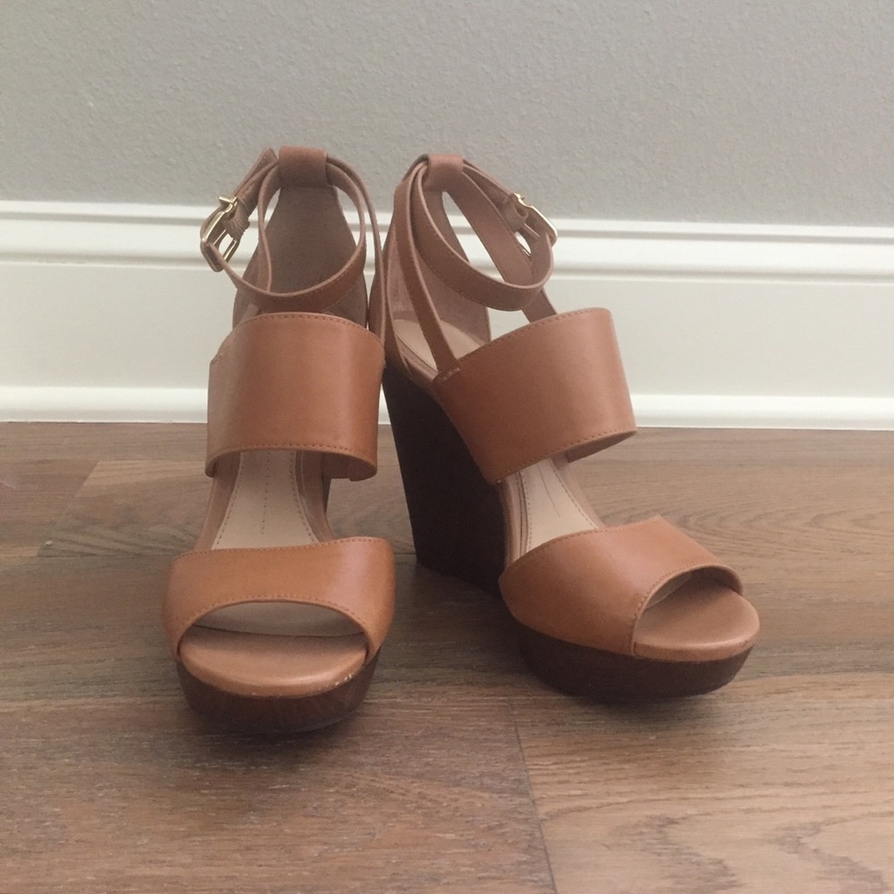 WORN ONCE Tan Brown Wedges